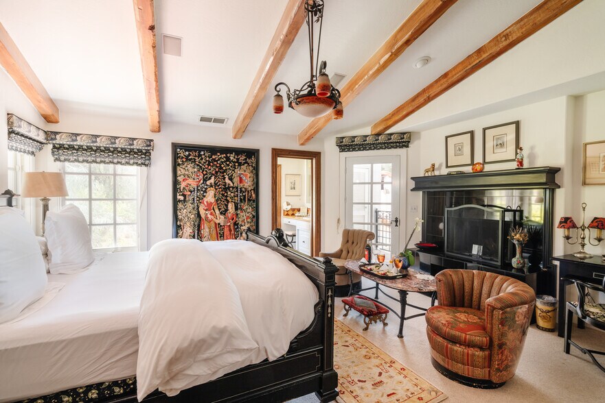 More Photos Of 48644 Victoria Ln, Oakhurst Hospitality For Sale