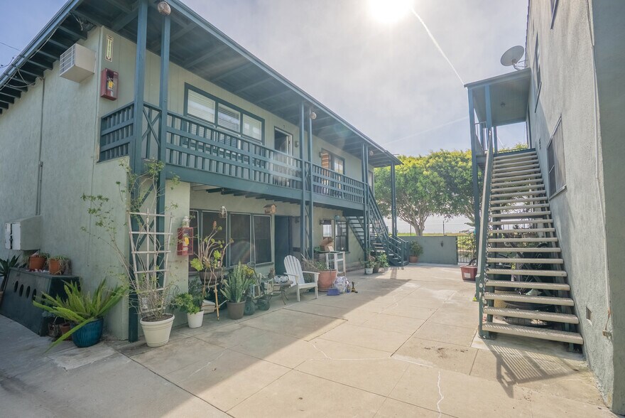 More Photos Of 1635-1639 Seal Way, Seal Beach Apartments For Sale