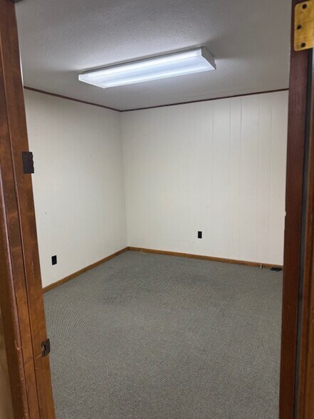 More Photos Of 1291 E Common St, New Braunfels Office For Lease