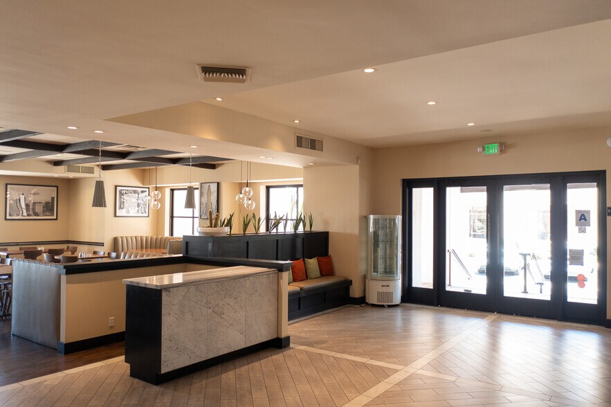 More Photos Of 74225 Highway 111, Palm Desert Restaurant For Lease