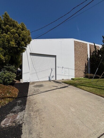 Primary Photo Of 14492 Doolittle Dr, San Leandro Warehouse For Lease