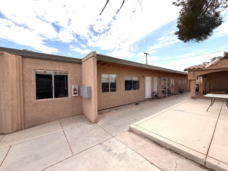 More Photos Of 1967 Linn Ln, Las Vegas Multifamily For Sale