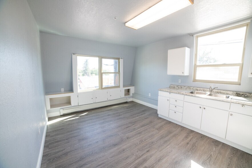 More Photos Of 809 15th St, Fort Benton Apartments For Sale