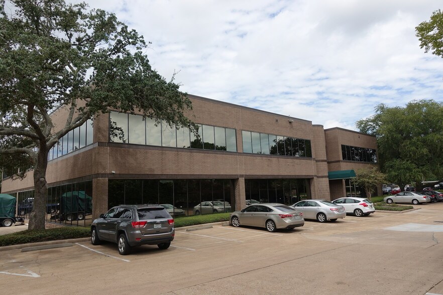 More Photos Of 14515 Briarhills Pkwy, Houston Office For Lease