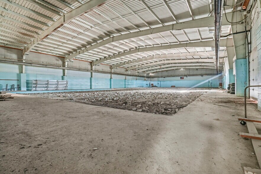 More Photos Of 2600 25th St, Canton Specialty For Sale