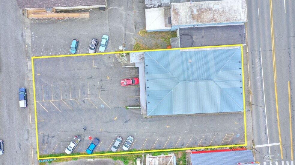 More Photos Of 29820 Ellensburg Ave, Gold Beach Office For Sale