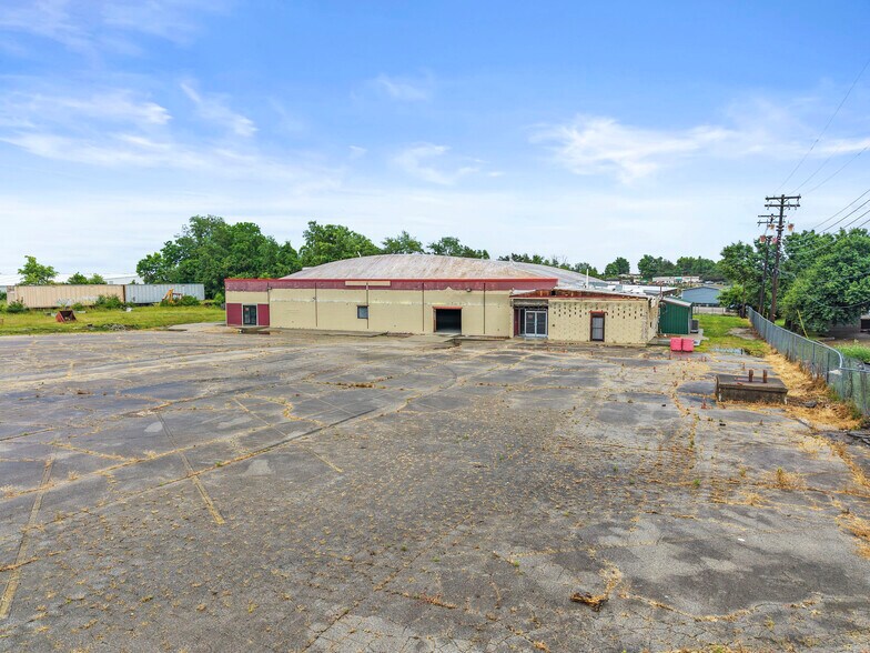 More Photos Of 101 Hi Lane Dr, Richmond Warehouse For Lease