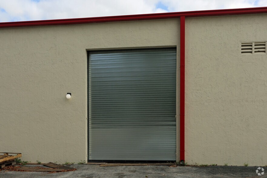 More Photos Of 4690 Lake Worth Rd, Greenacres Auto Repair For Sale