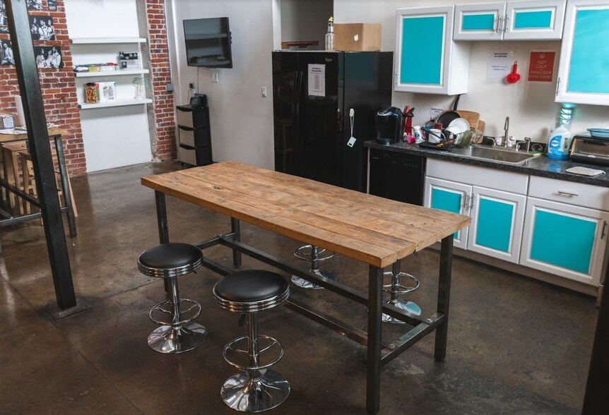 More Photos Of 2662-2684 Lacy St, Los Angeles Loft Creative Space For Lease