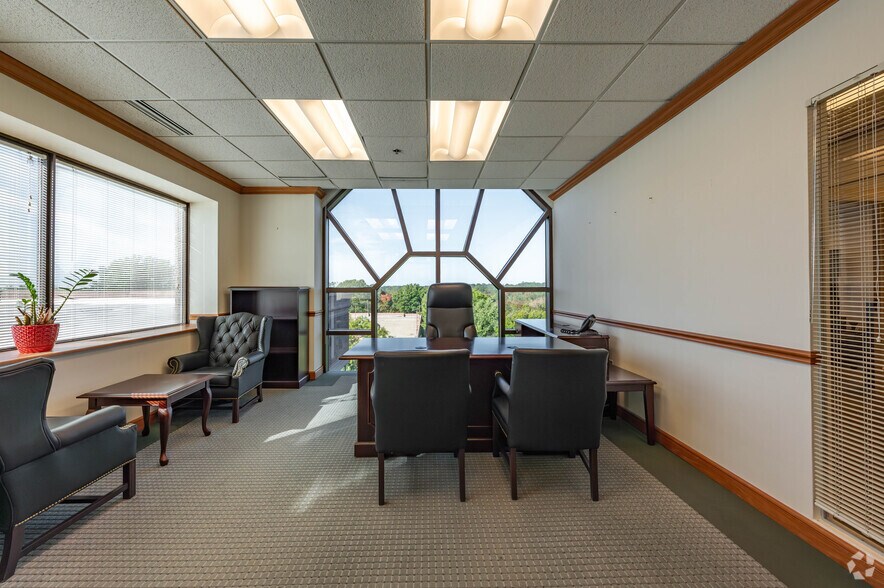 More Photos Of 99 Hawley Ln, Stratford Medical For Lease