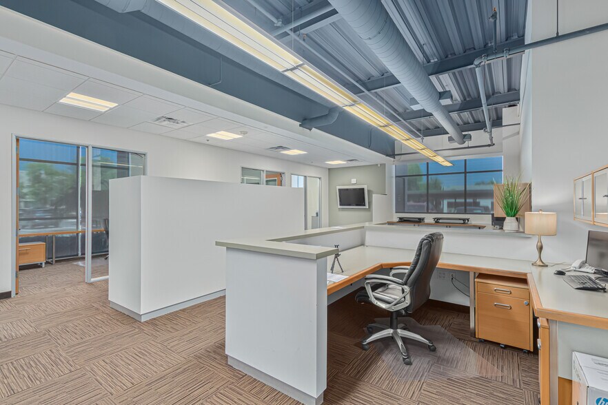 More Photos Of 4650 E Cotton Center Blvd, Phoenix Office For Lease