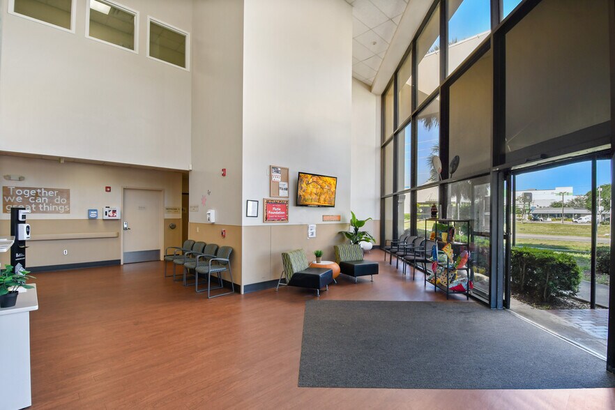 More Photos Of 5165 Adanson St, Orlando Loft Creative Space For Sale