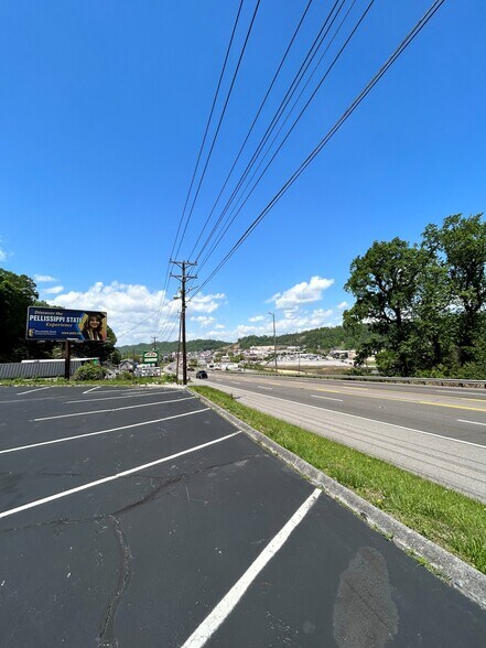 More Photos Of 6515 Clinton Hwy, Knoxville Office For Lease