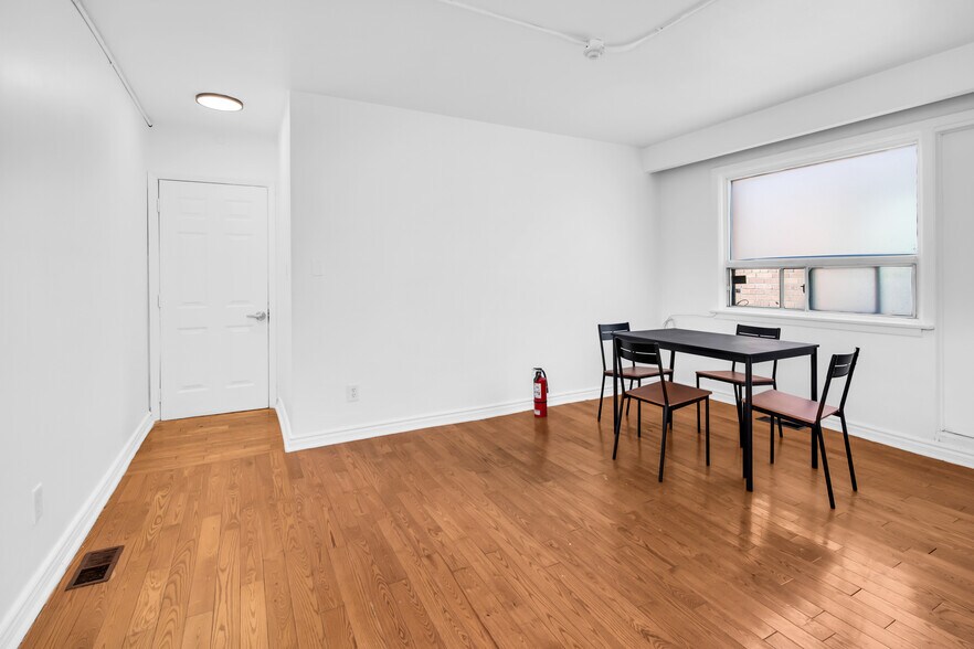 More Photos Of 694-696 Queen St E, Toronto Storefront Retail Office For Lease