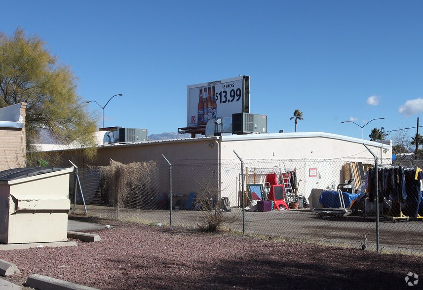 More Photos Of 5140 E Speedway Blvd, Tucson Freestanding For Lease