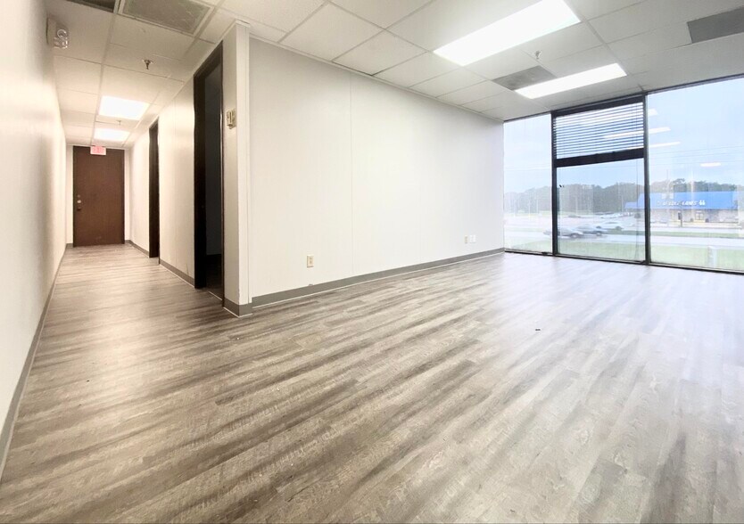 More Photos Of 1340 W Tunnel Blvd, Houma Office For Lease