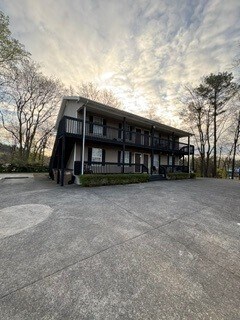 More Photos Of 1104 Penrose Dr, Dalton Multifamily For Sale