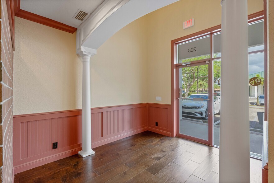 More Photos Of 658 W Indiantown Rd, Jupiter Medical For Sale