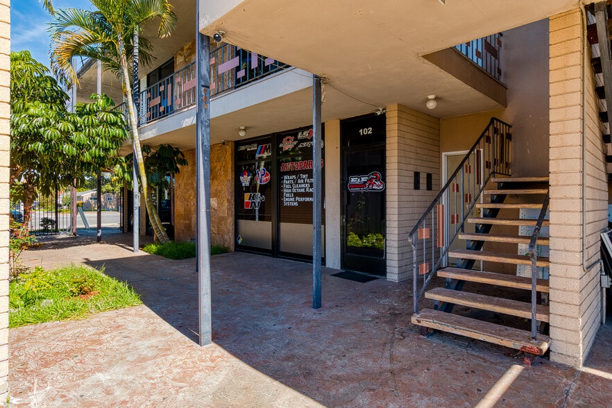 More Photos Of 2000-2010 W Lincoln Ave, Anaheim Freestanding For Sale