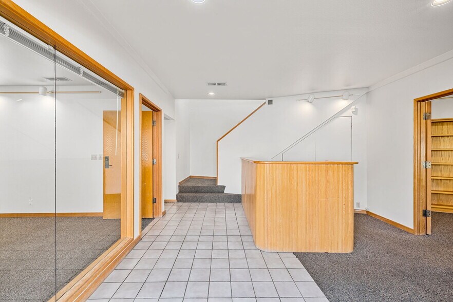 More Photos Of 610 Davis St, Santa Rosa Office Residential For Sale