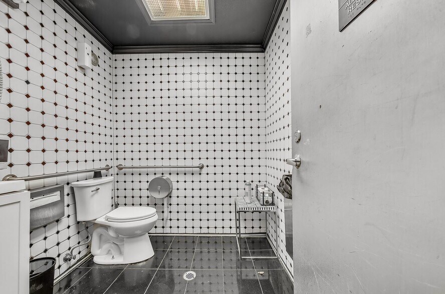 More Photos Of 15028 Hesperian Blvd, San Leandro Freestanding For Sale