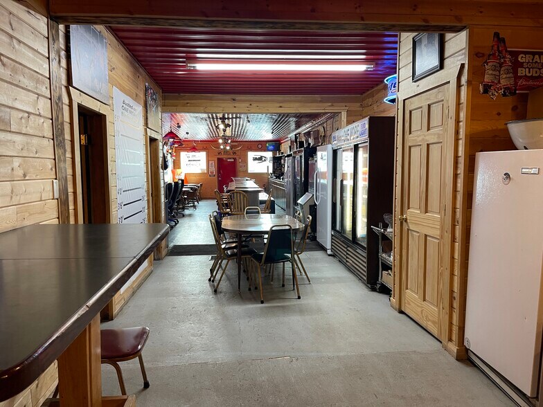 More Photos Of 203 Whinery, Binford Casino For Sale