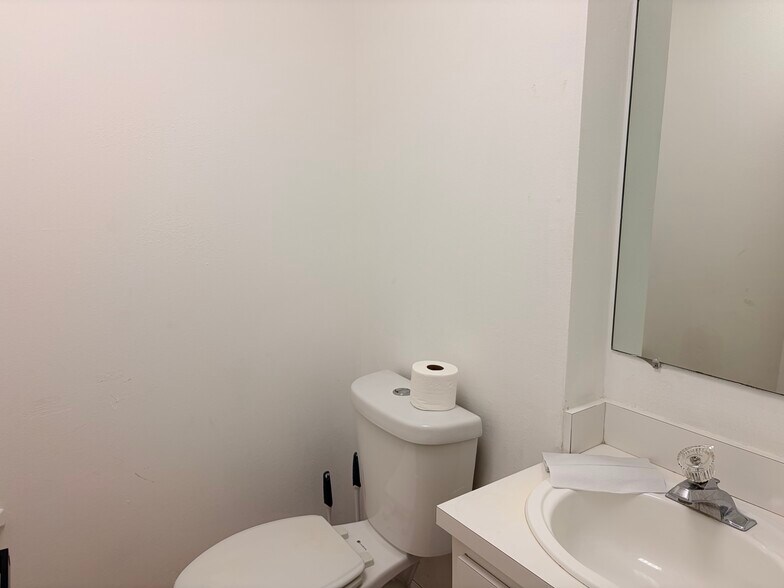 More Photos Of 12000 N Dale Mabry Hwy, Tampa Office For Lease