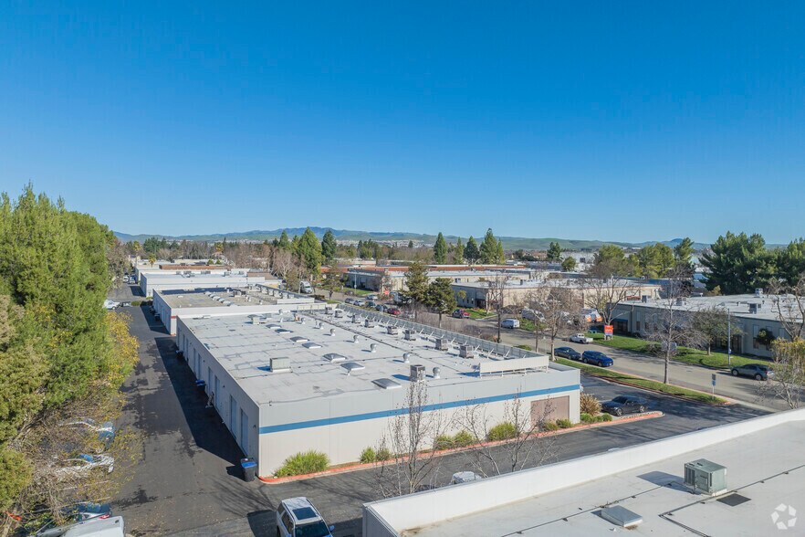 More Photos Of 1043 Serpentine Ln, Pleasanton Light Manufacturing For Lease