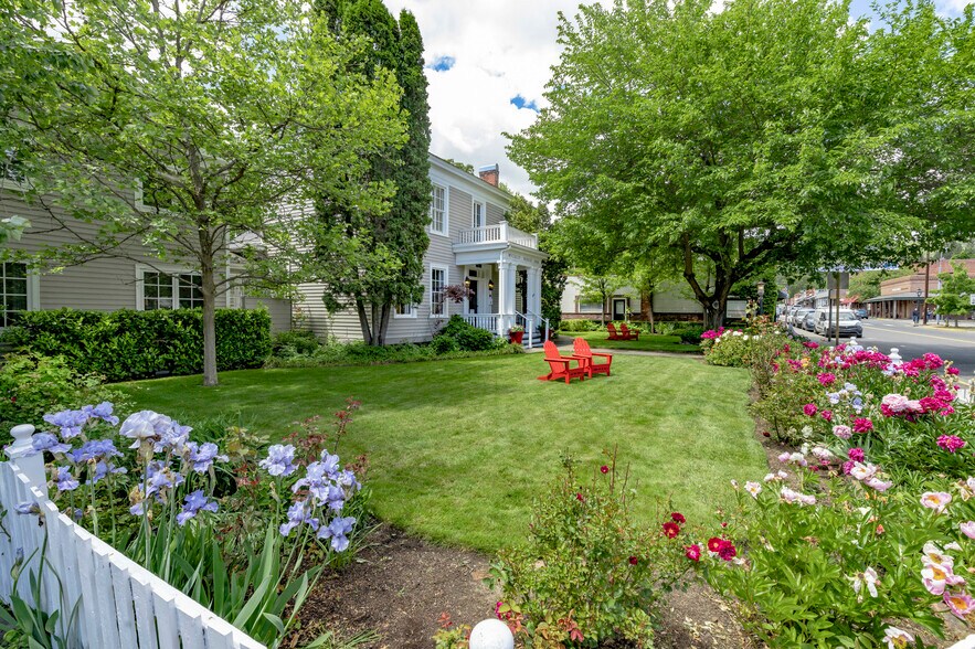 More Photos Of 240 E California St, Jacksonville Hotel For Sale