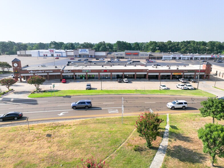 More Photos Of 3701 Mall Ln, Texarkana Unknown For Lease