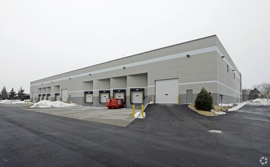 More Photos Of 16235 W Beloit Rd, New Berlin Warehouse For Lease