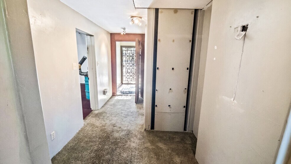 More Photos Of 4635 E Anaheim St, Long Beach Office Residential For Sale