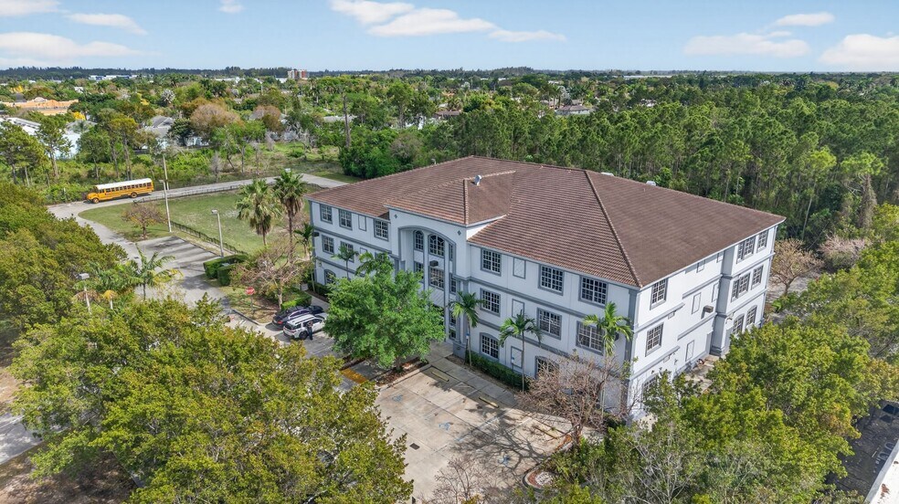 More Photos Of 713 W Palm Dr, Florida City Schools For Sale