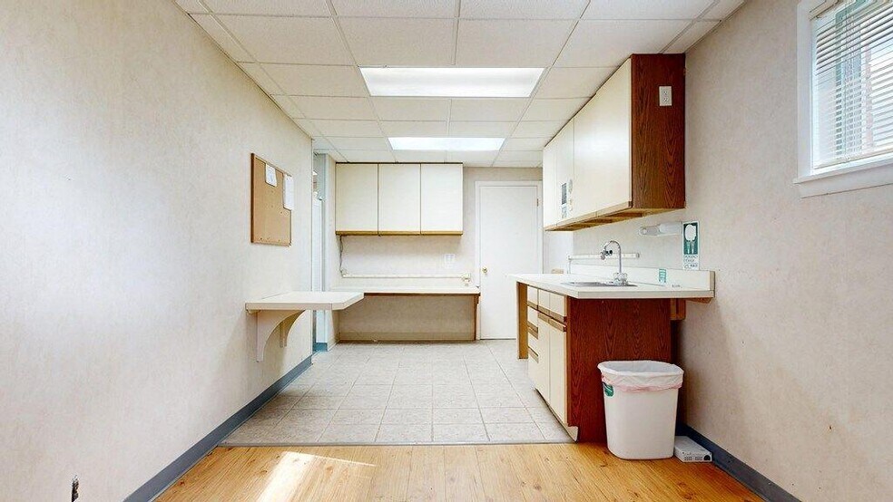 More Photos Of 70 W Smiley Ave, Shelby Medical For Sale