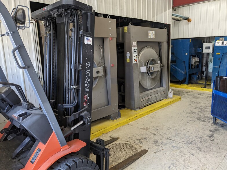 More Photos Of 121 S 7th St, Worland General Retail For Sale