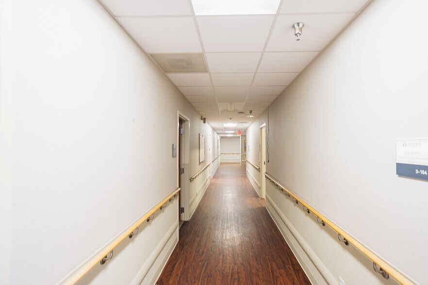 More Photos Of 1528 Post Office St, Galveston Rehabilitation Center For Sale