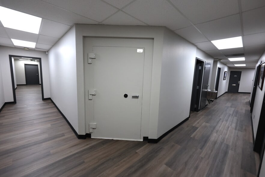 More Photos Of 4935 N 30th St, Colorado Springs Office For Sale