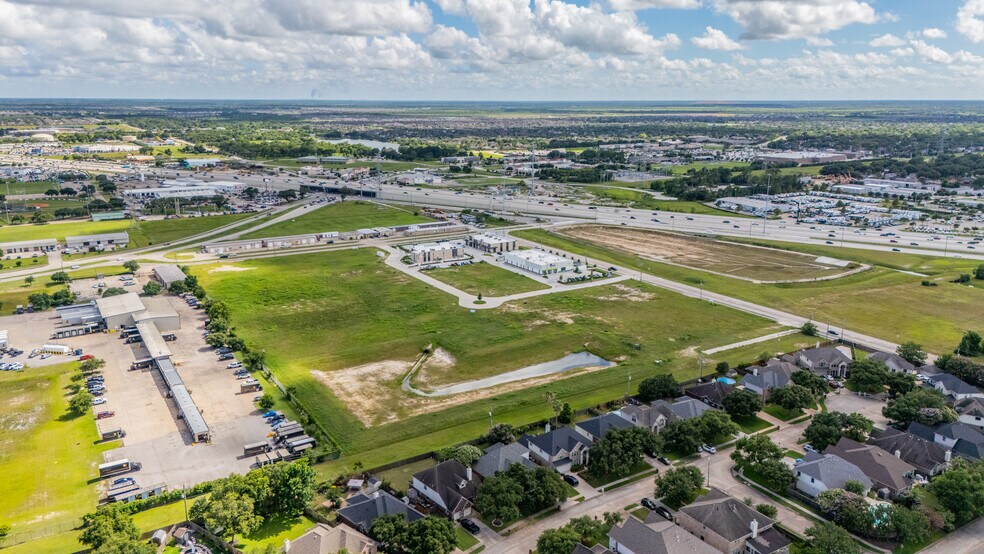 More Photos Of 1121 Grand Oak Blvd, League City Land For Sale