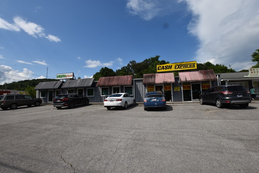 More Photos Of 522-546 E Tri County Blvd, Oliver Springs Freestanding For Sale