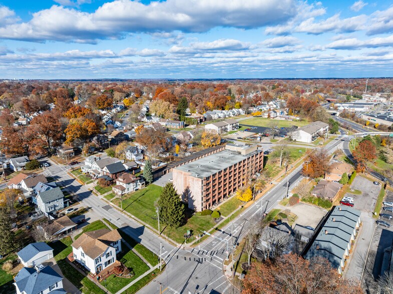More Photos Of 2550 Second St, Cuyahoga Falls Apartments For Sale