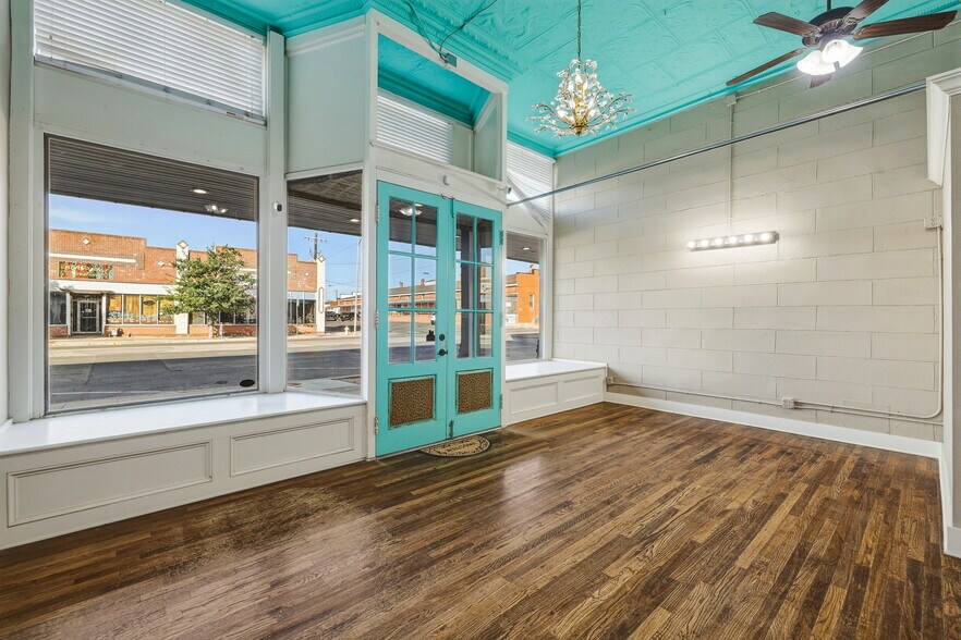 More Photos Of 318 N Chadbourne St, San Angelo Storefront For Sale