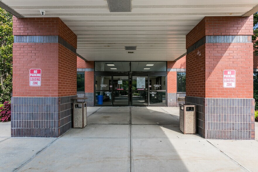 More Photos Of 1 Professional Dr, Alton Medical For Sale