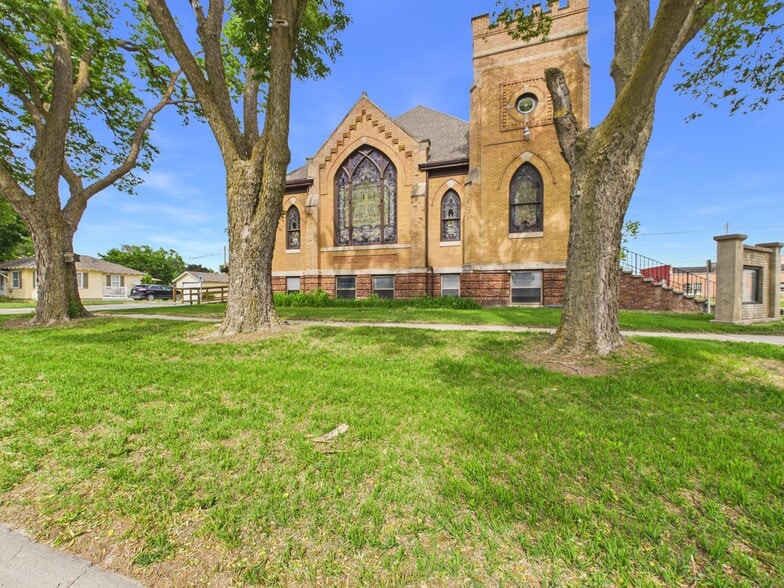 More Photos Of 220 E 6th St, Minden Office Residential For Sale