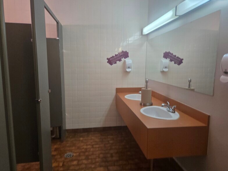 More Photos Of 5201 44 St, Bonnyville Industrial For Sale