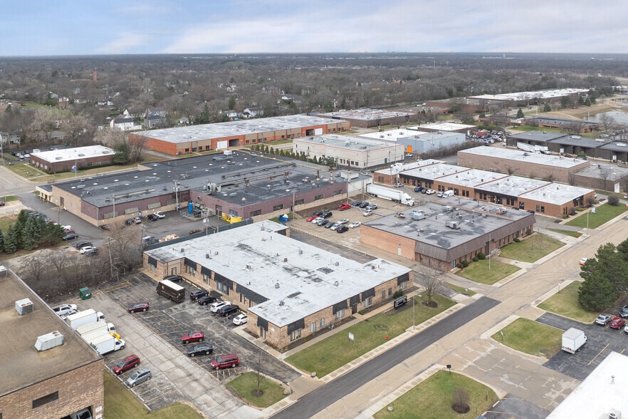 More Photos Of 3605 Woodhead Dr, Northbrook Office For Sale