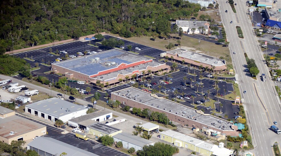 More Photos Of 1638 SE Federal Hwy, Stuart Unknown For Lease