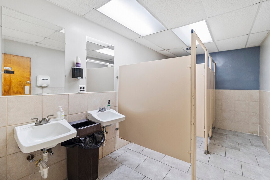 More Photos Of 5001 Backlick Rd, Annandale Religious Facility For Sale