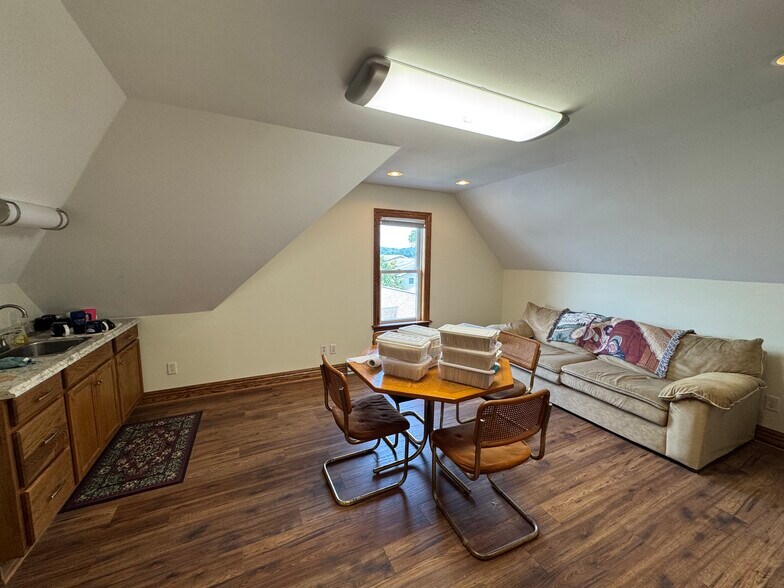 More Photos Of 438 Depot St, Latrobe Office For Lease