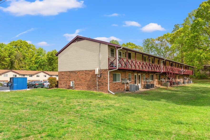 More Photos Of 1611 Fairfax Rd, Greensboro Apartments For Sale