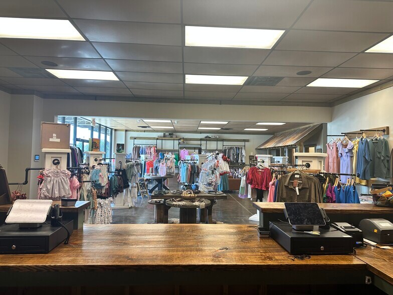 More Photos Of 36483 Old Perkins Rd, Prairieville Storefront Retail Office For Lease